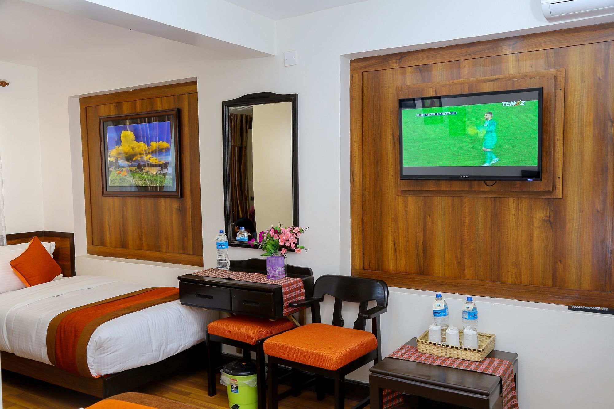 Hotel Himalayan Oasis Kathmandu Buitenkant foto